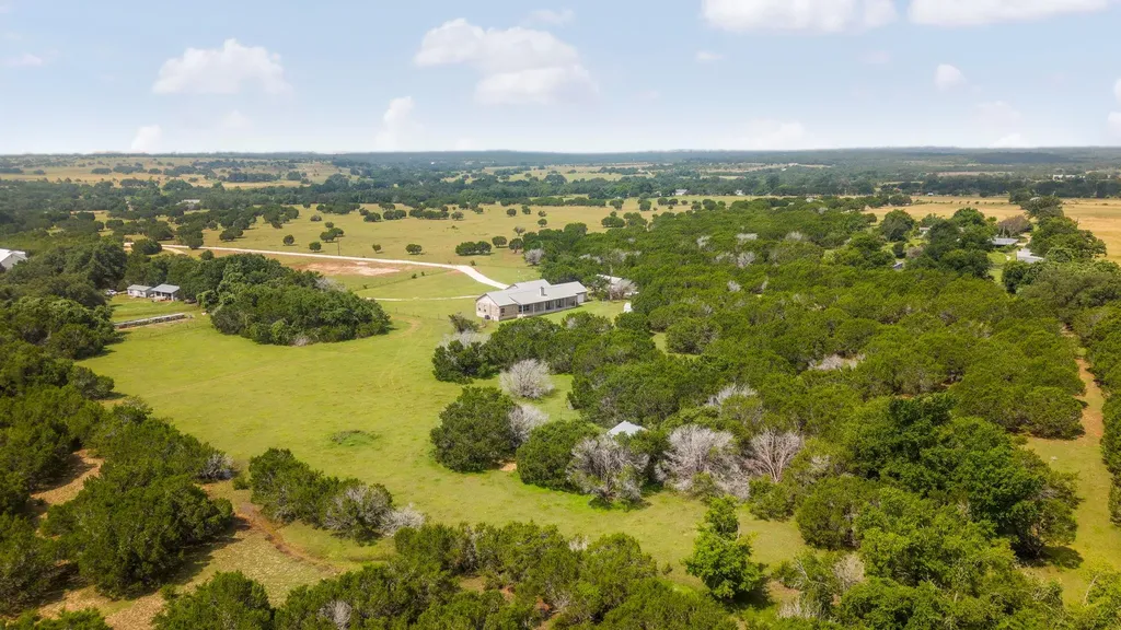 2110 County Road 285 Liberty Hill TX 78642