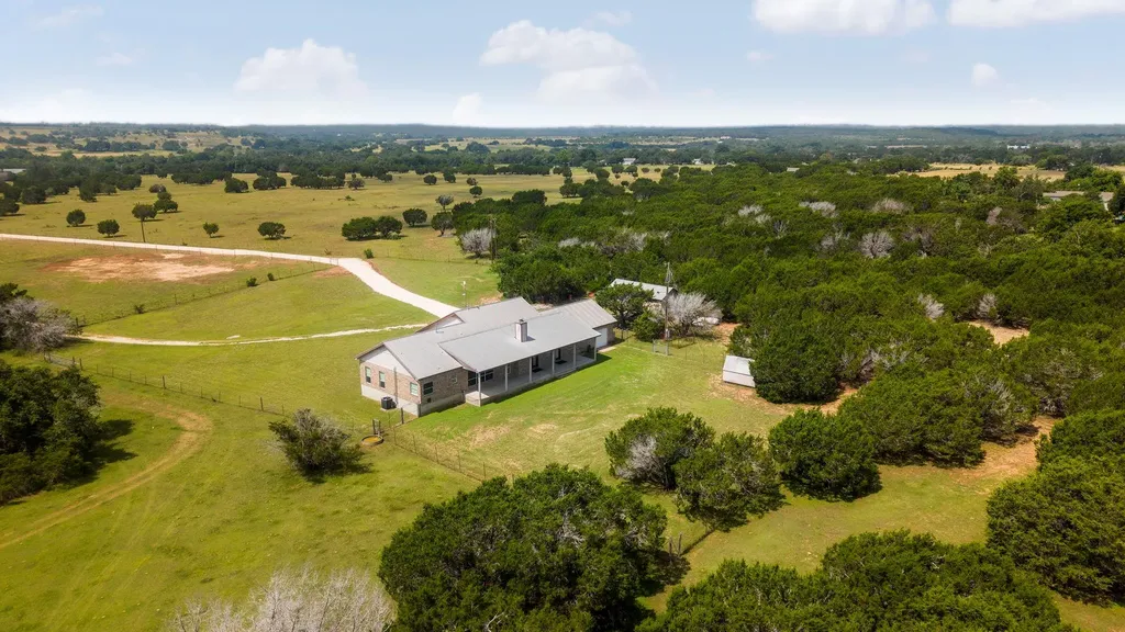 2110 County Road 285 Liberty Hill TX 78642