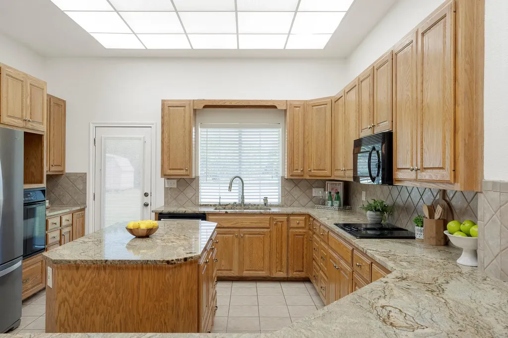 2110 County Road 285 Liberty Hill TX 78642