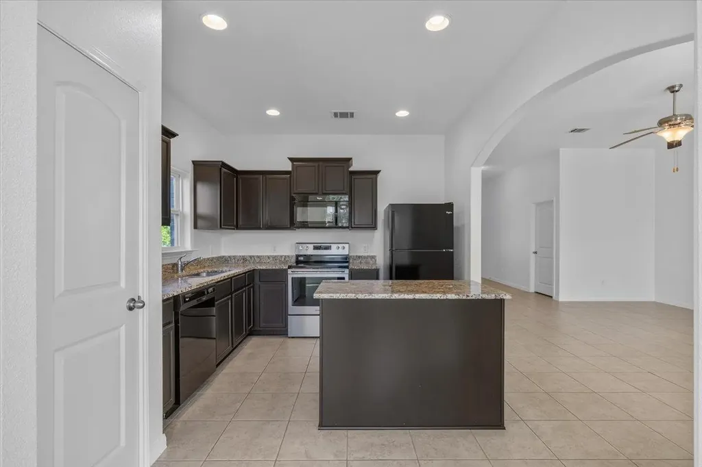 19513 Smith Gin Street Manor TX 78653