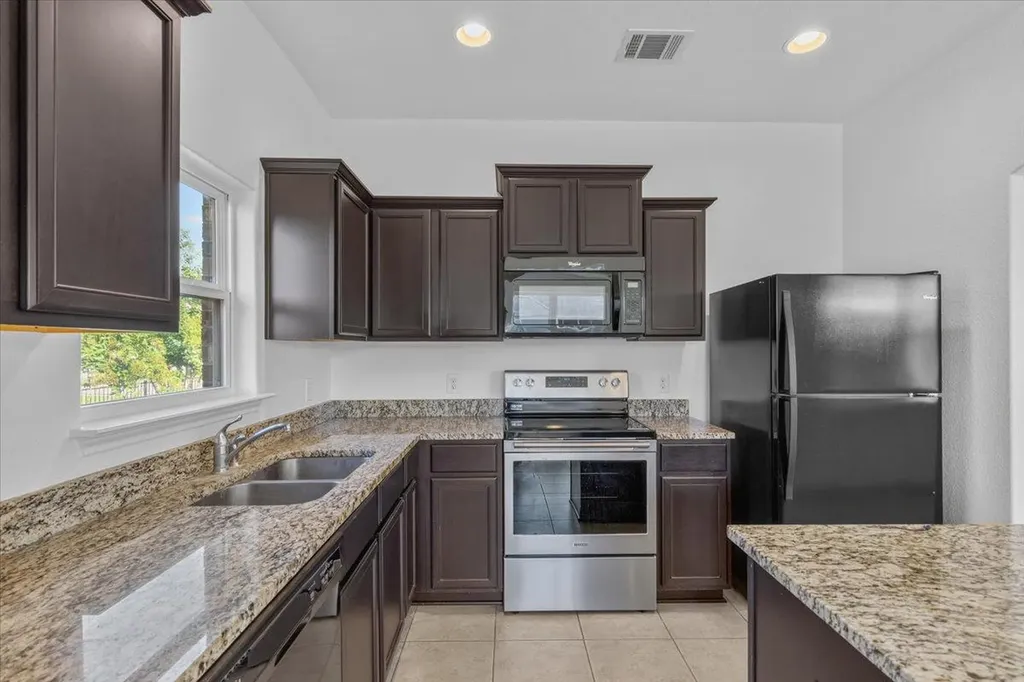19513 Smith Gin Street Manor TX 78653