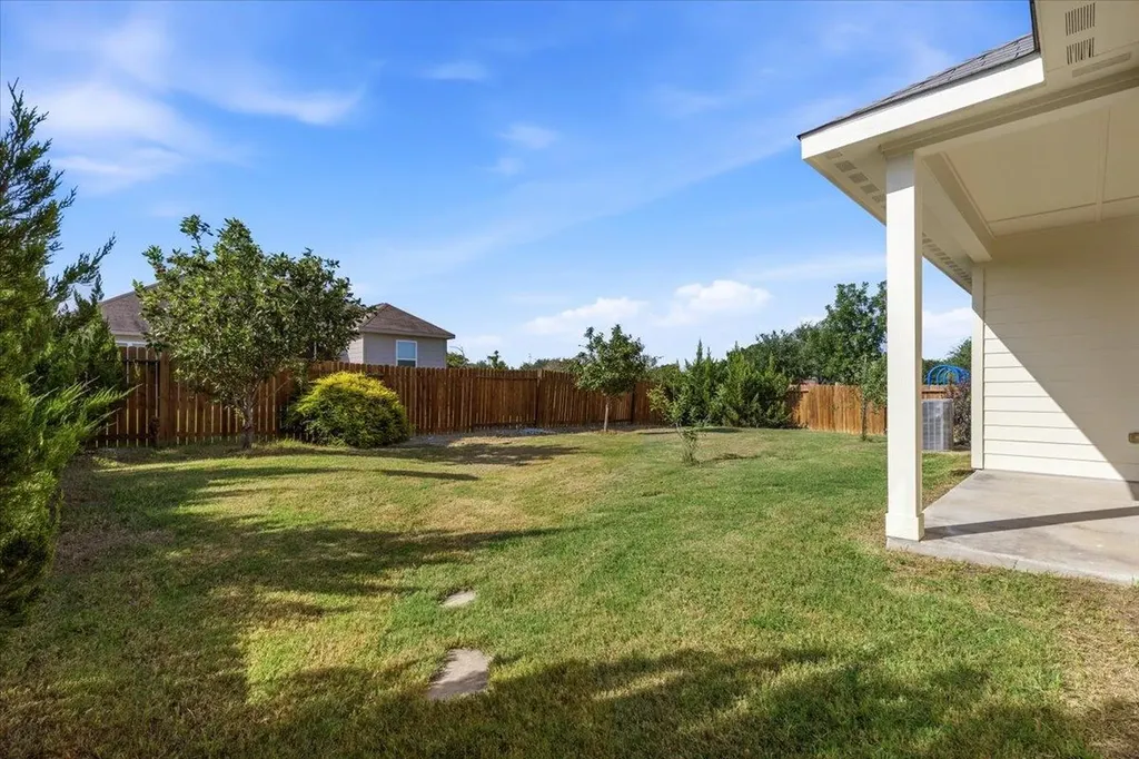 19513 Smith Gin Street Manor TX 78653