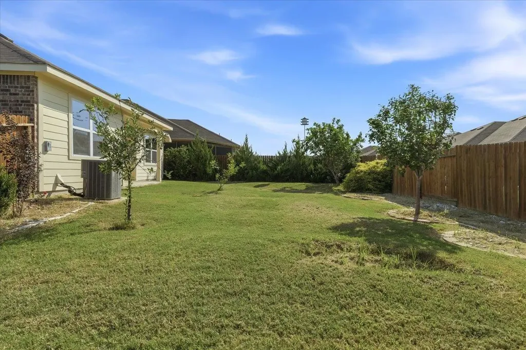 19513 Smith Gin Street Manor TX 78653