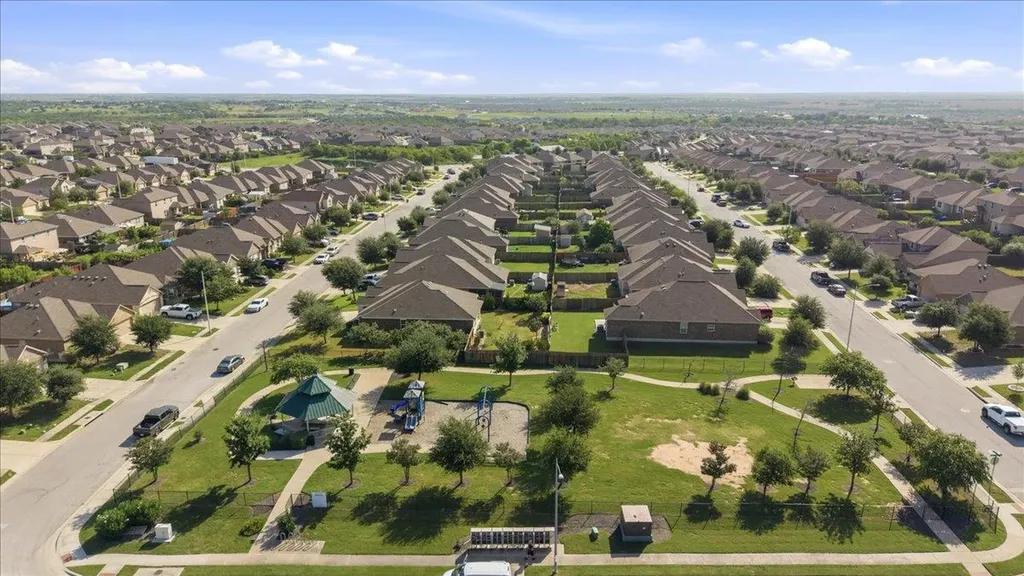 19513 Smith Gin Street Manor TX 78653