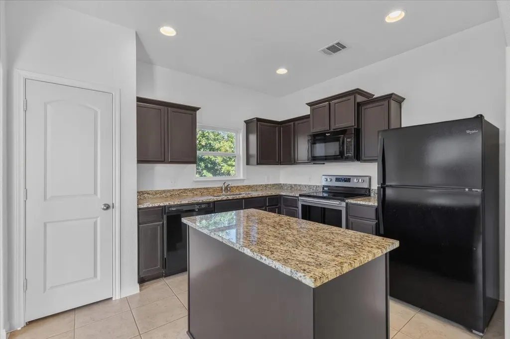 19513 Smith Gin Street Manor TX 78653