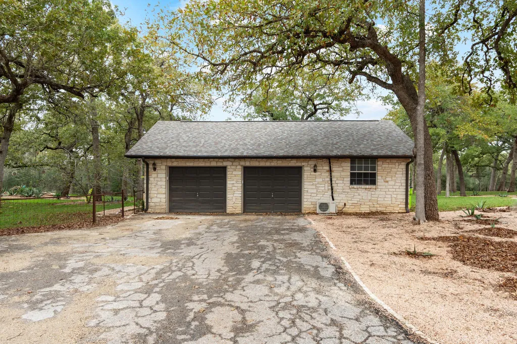 346 The Oaks Boulevard Elgin TX 78621