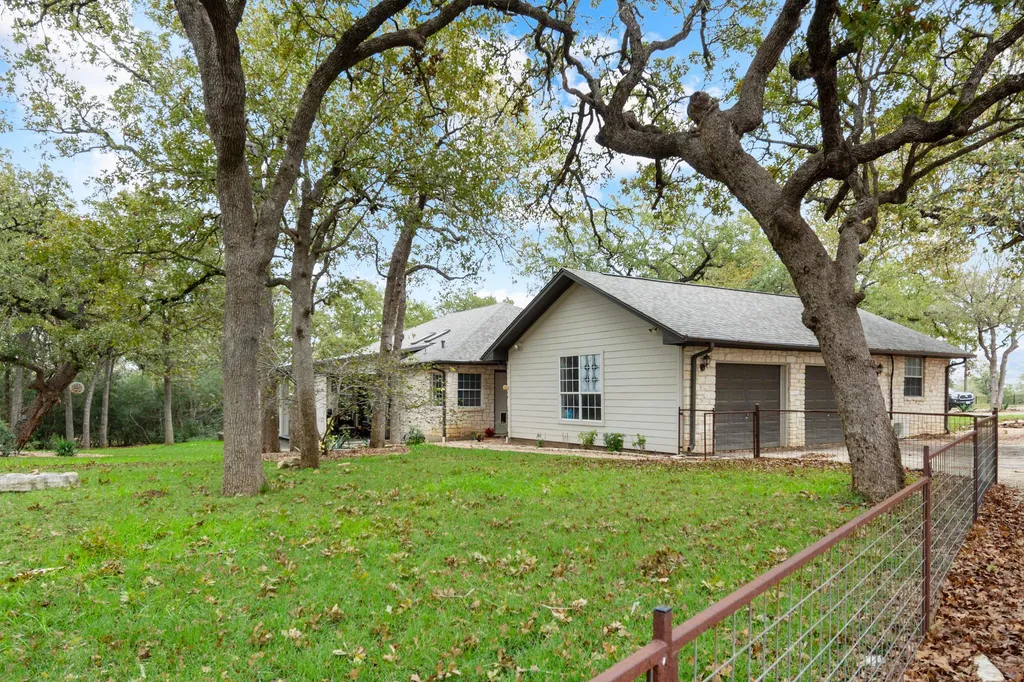346 The Oaks Boulevard Elgin TX 78621