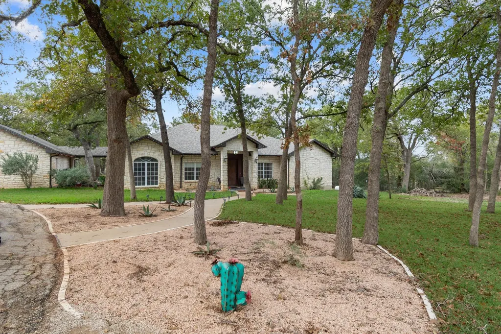 346 The Oaks Boulevard Elgin TX 78621