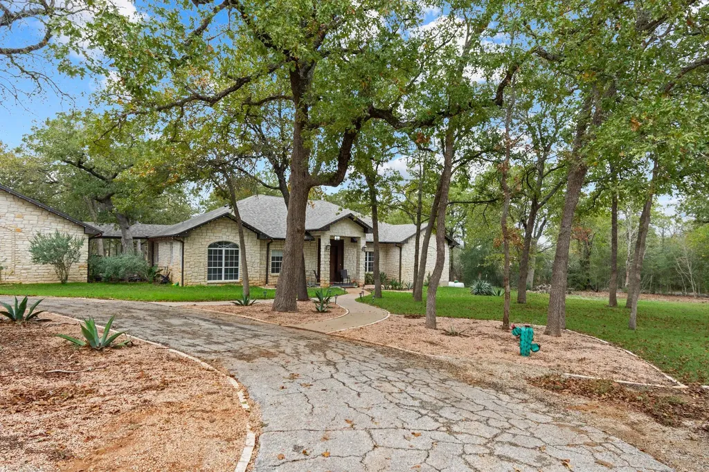 346 The Oaks Boulevard Elgin TX 78621