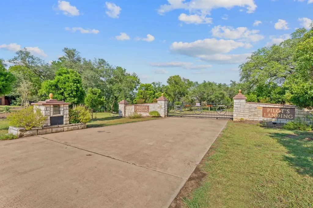 100 & 200 Contrails Way Spicewood TX 78669