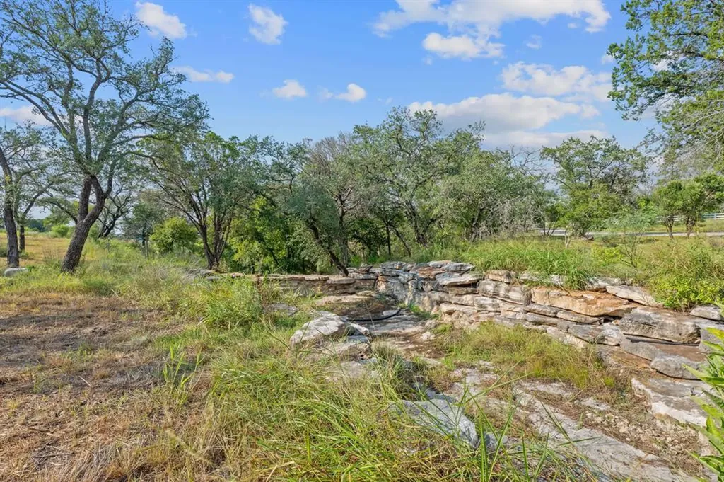 100 & 200 Contrails Way Spicewood TX 78669