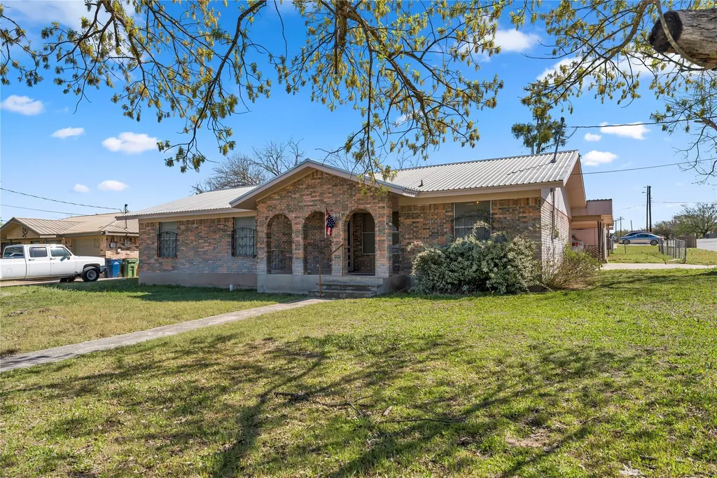901 N Hill Street Burnet TX 78611