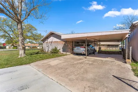 901 N Hill Street Burnet TX 78611