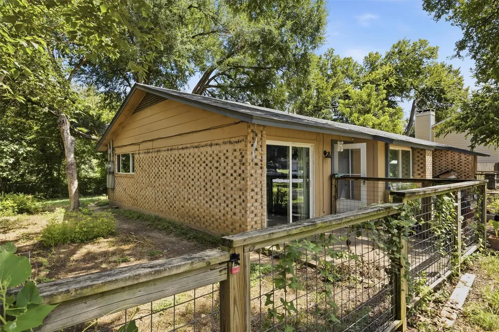 409/411 Lake Creek Circle Round Rock TX 78664