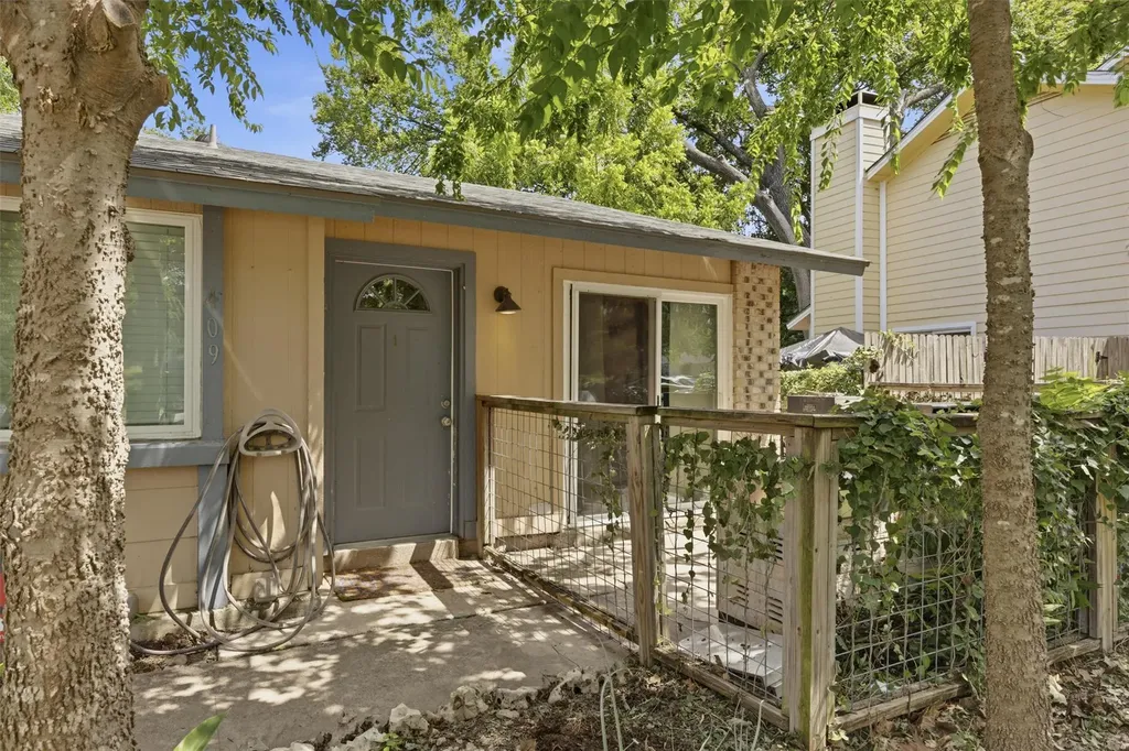 409/411 Lake Creek Circle Round Rock TX 78664