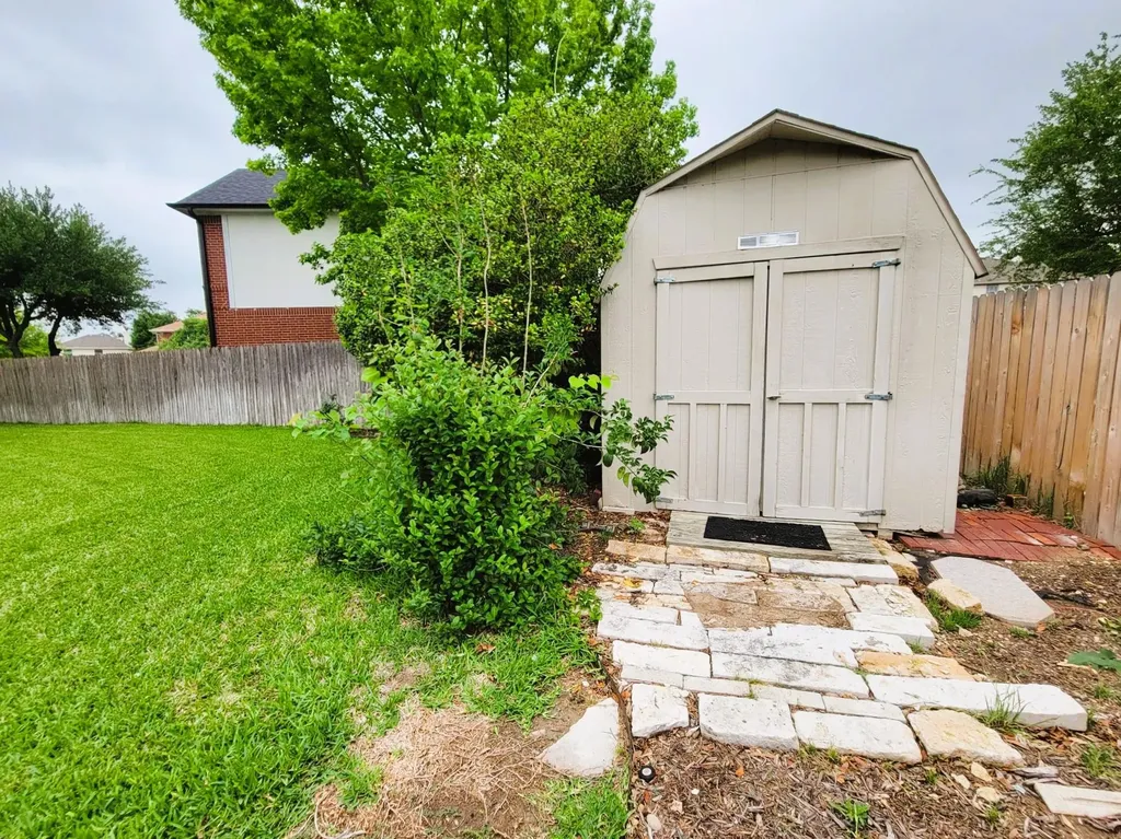 1105 Clemson Cove Pflugerville TX 78660