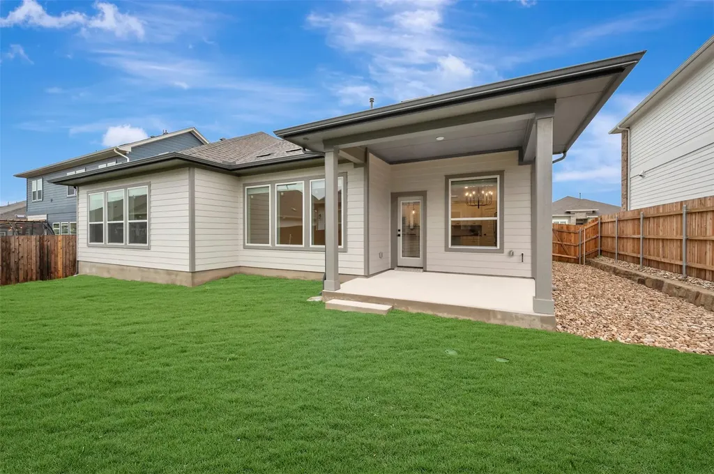 271 Twistleaf Drive Buda TX 78610