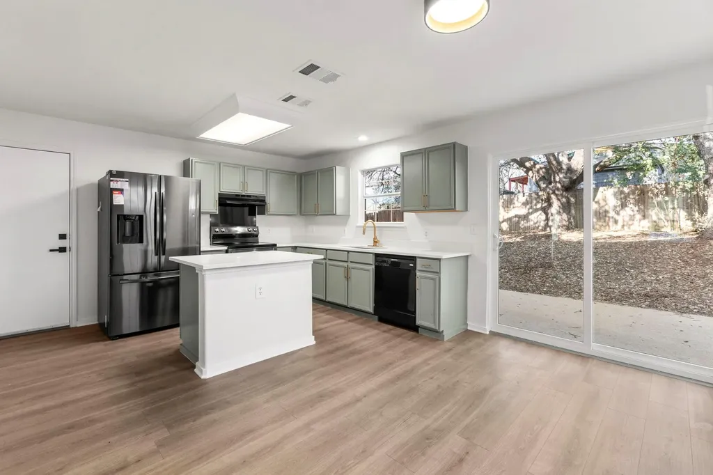 2110 Nogales Trail Austin TX 78744