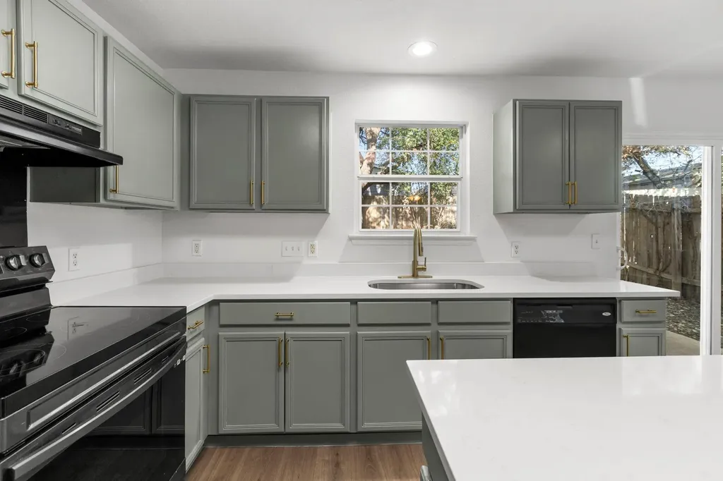 2110 Nogales Trail Austin TX 78744