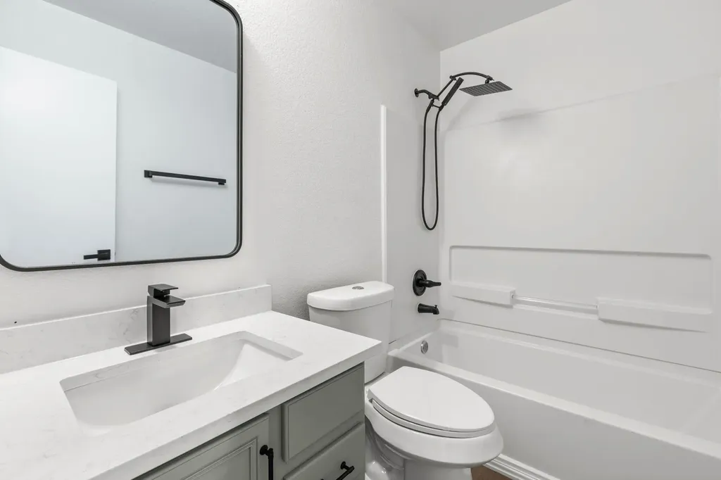 2110 Nogales Trail Austin TX 78744