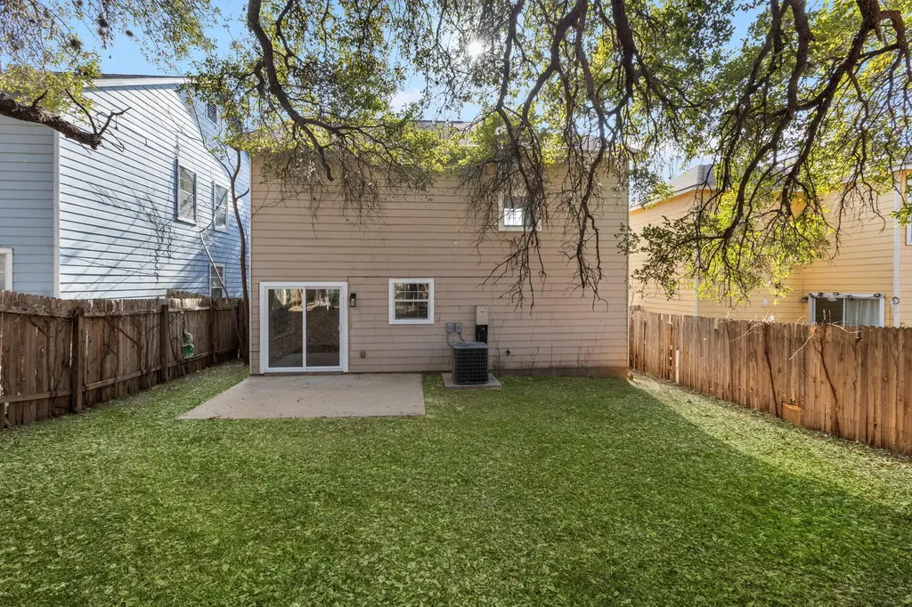 2110 Nogales Trail Austin TX 78744