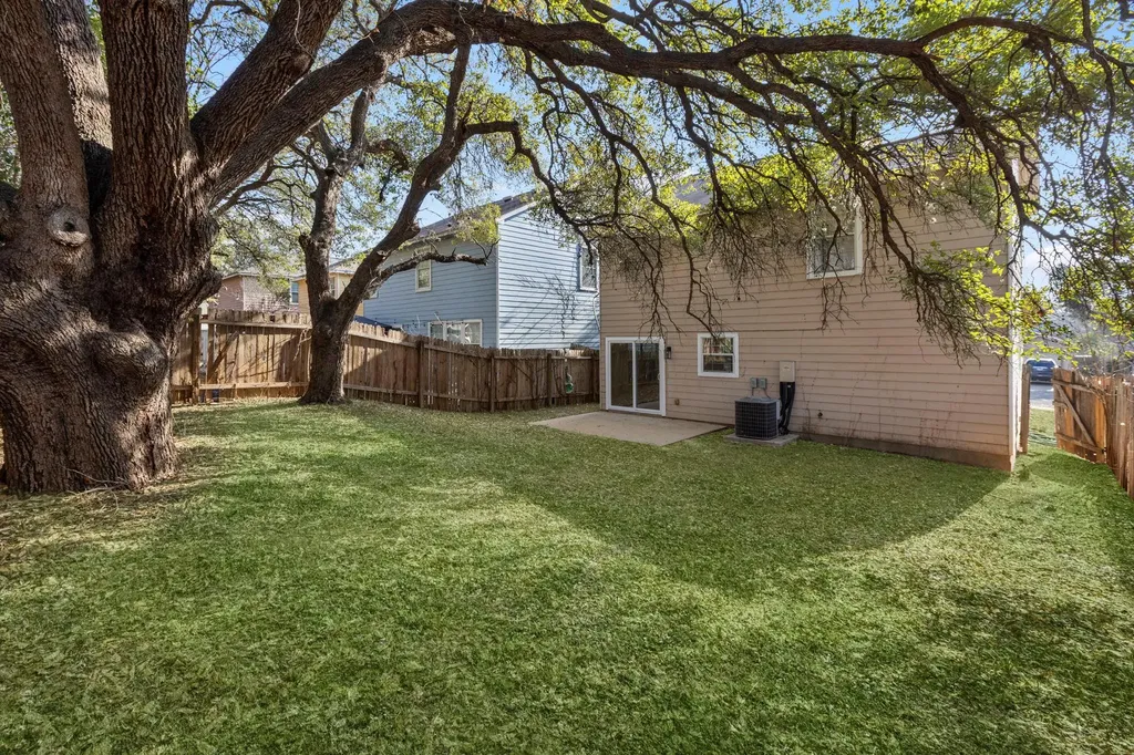 2110 Nogales Trail Austin TX 78744