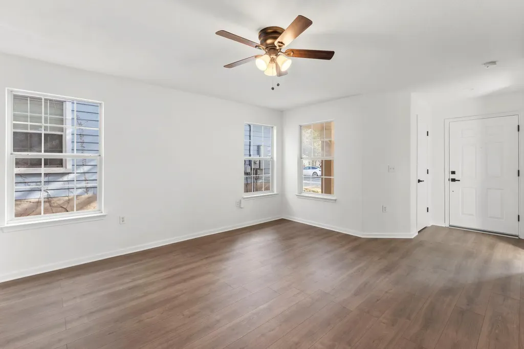 2110 Nogales Trail Austin TX 78744