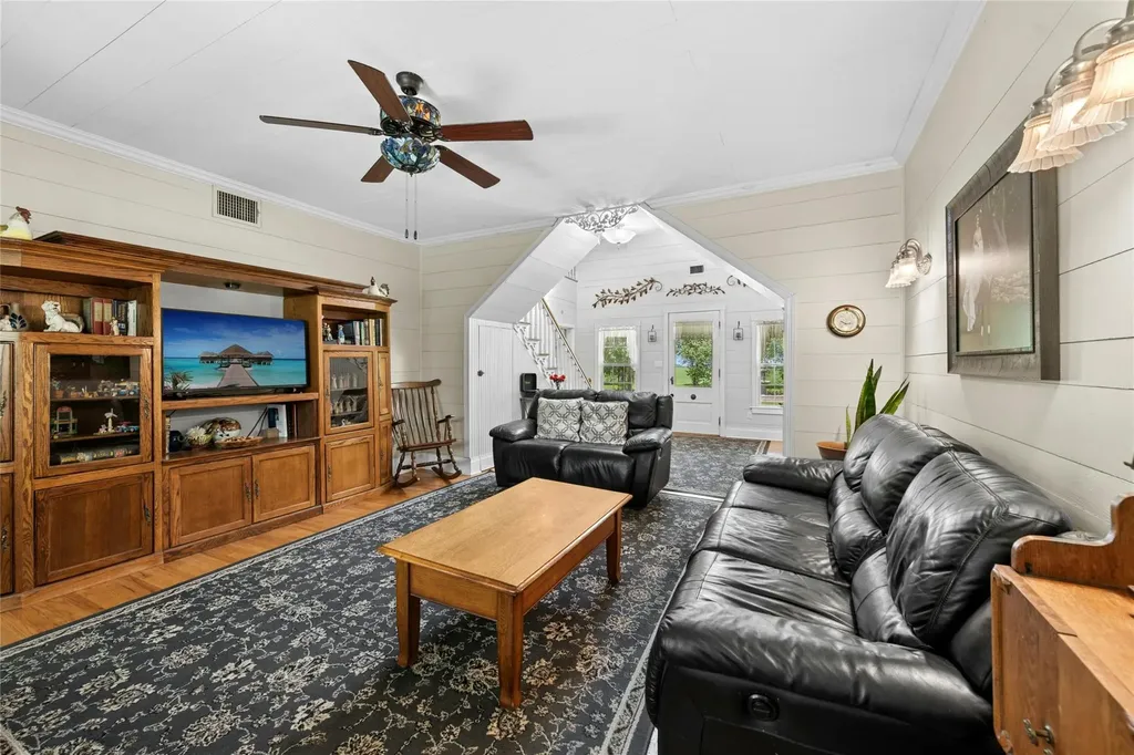 1610 County Road 463 Elgin TX 78621