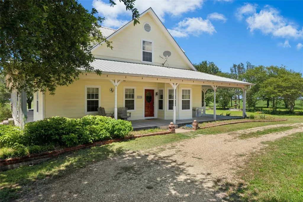 1610 County Road 463 Elgin TX 78621