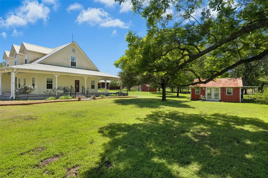 1610 County Road 463 Elgin TX 78621