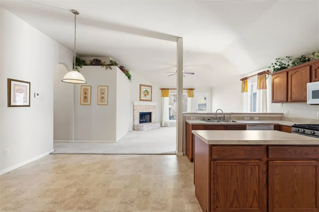1156 Woodlands Drive Kyle TX 78640
