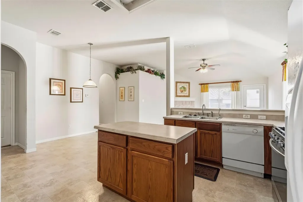 1156 Woodlands Drive Kyle TX 78640