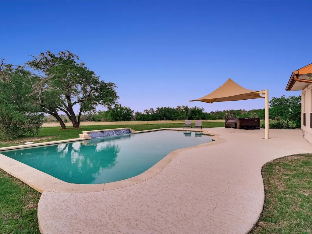 312 Paleface Point Drive Spicewood TX 78669