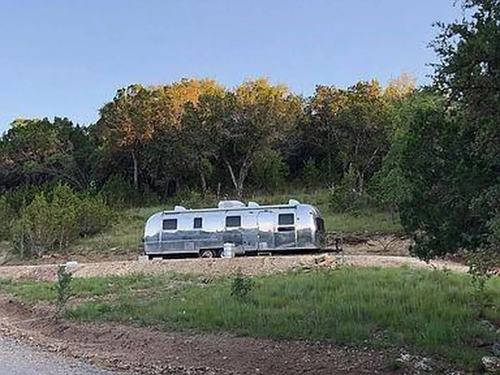 350 Bluff Road Spicewood TX 78669