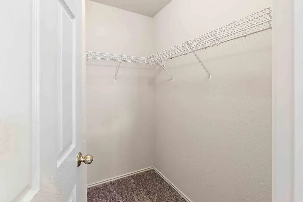 280 Strawn Kyle TX 78640