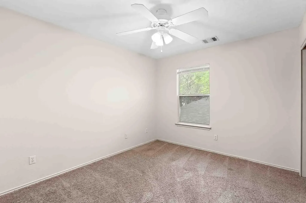 280 Strawn Kyle TX 78640