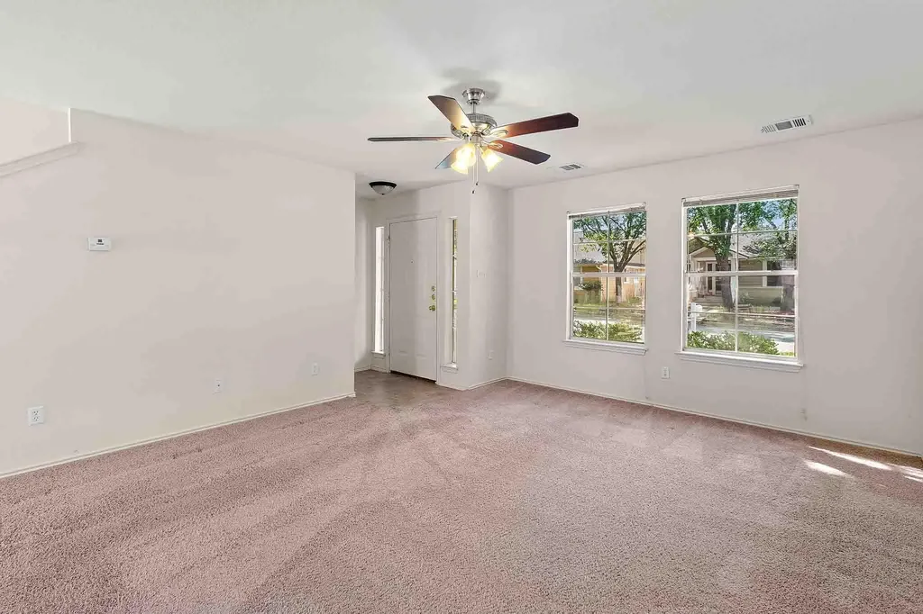 280 Strawn Kyle TX 78640
