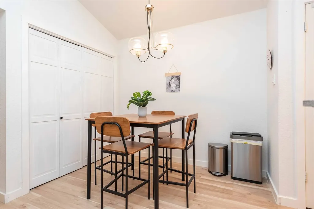 1601 Faro Drive Austin TX 78741