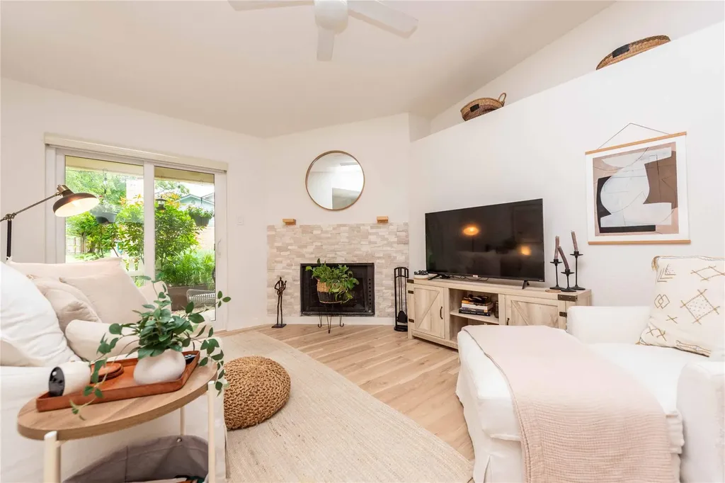 1601 Faro Drive Austin TX 78741