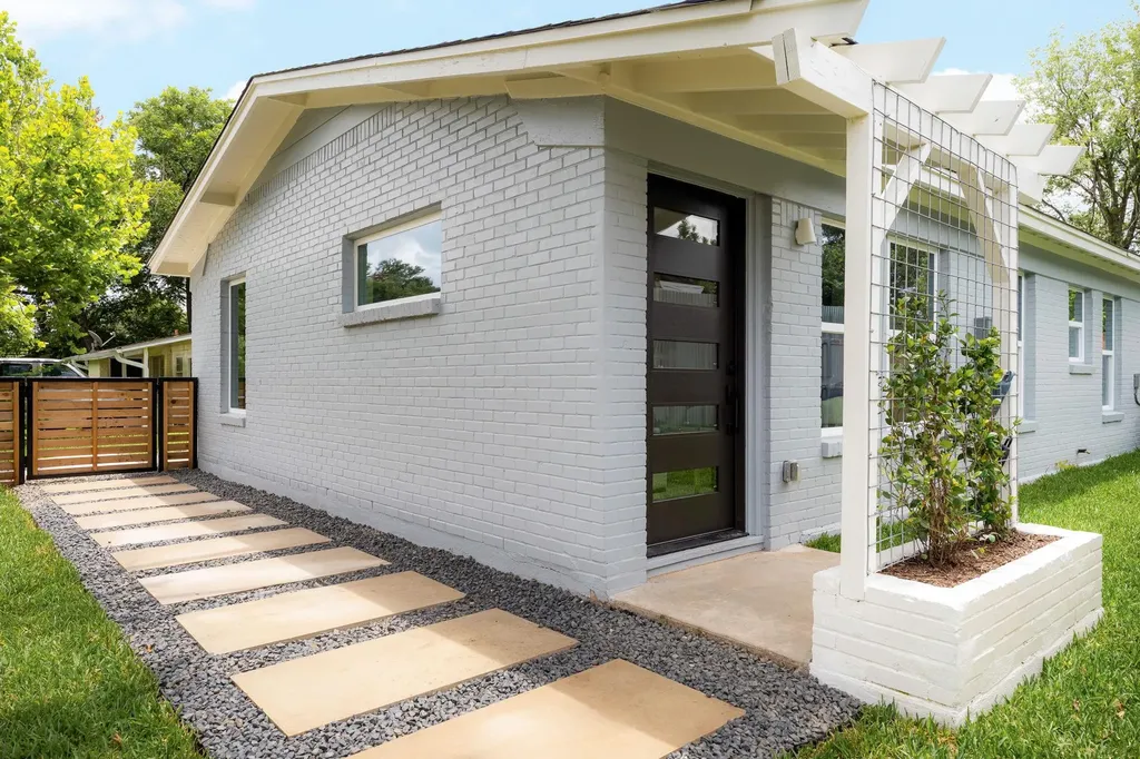 4902 Blueberry Trail Austin TX 78723