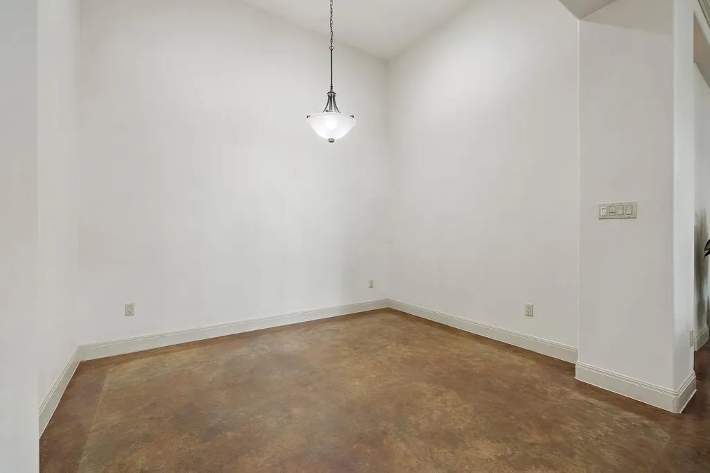 5319 Bull Run Austin TX 78727
