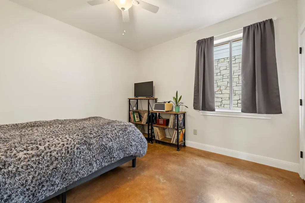 5319 Bull Run Austin TX 78727