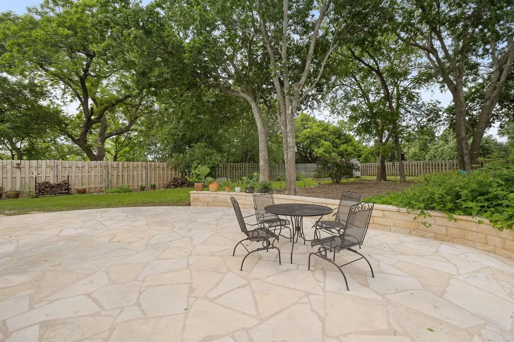 5319 Bull Run Austin TX 78727
