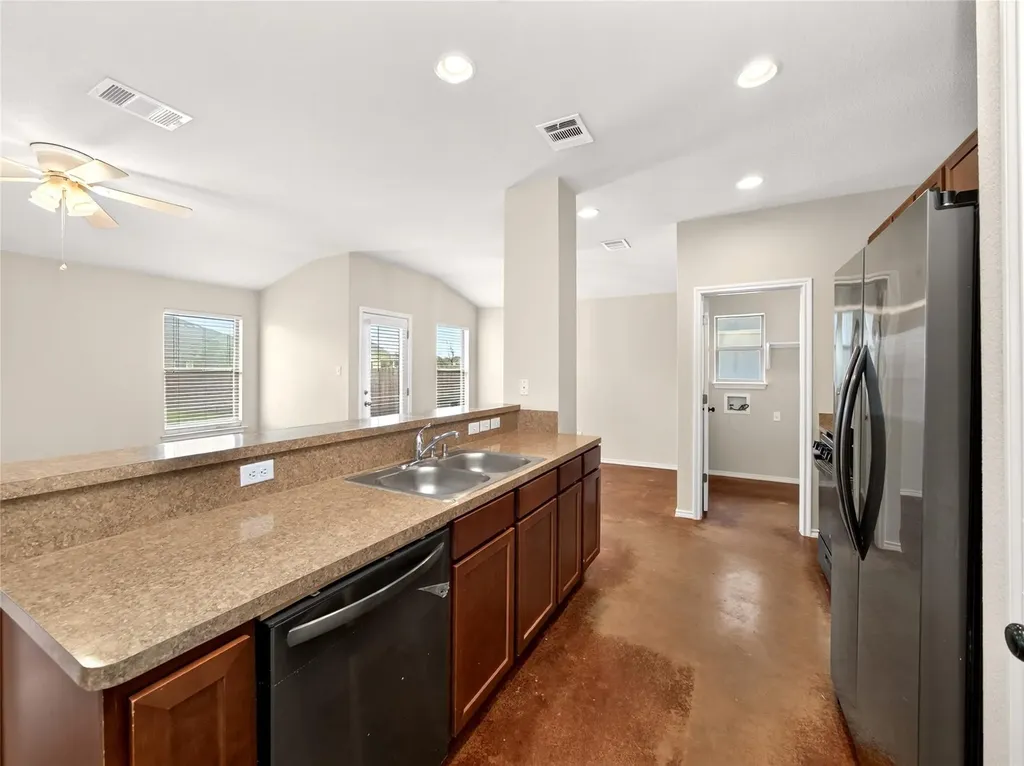 1480 Twin Cove Kyle TX 78640