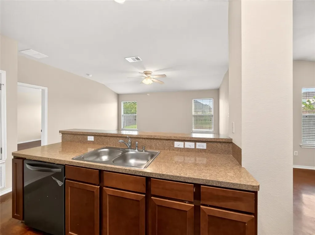 1480 Twin Cove Kyle TX 78640