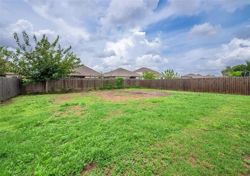 1480 Twin Cove Kyle TX 78640