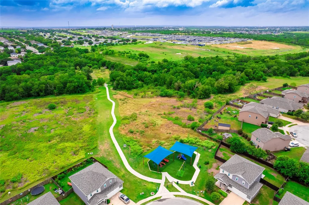 1480 Twin Cove Kyle TX 78640