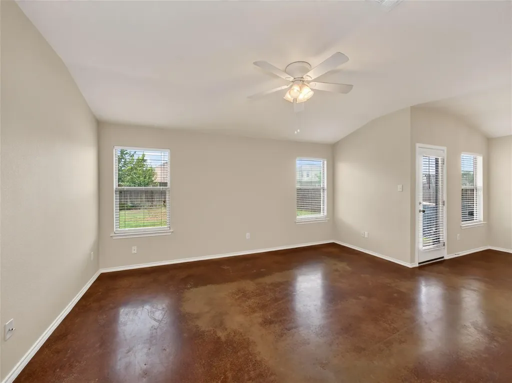 1480 Twin Cove Kyle TX 78640