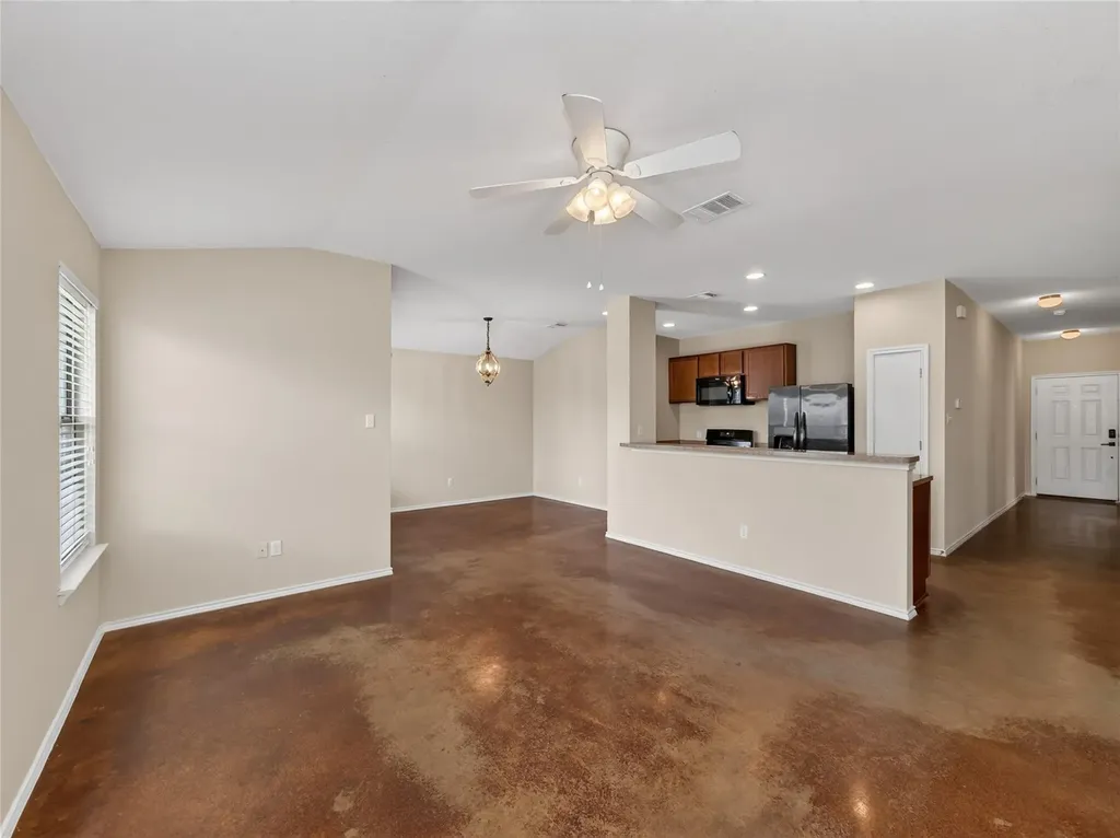 1480 Twin Cove Kyle TX 78640