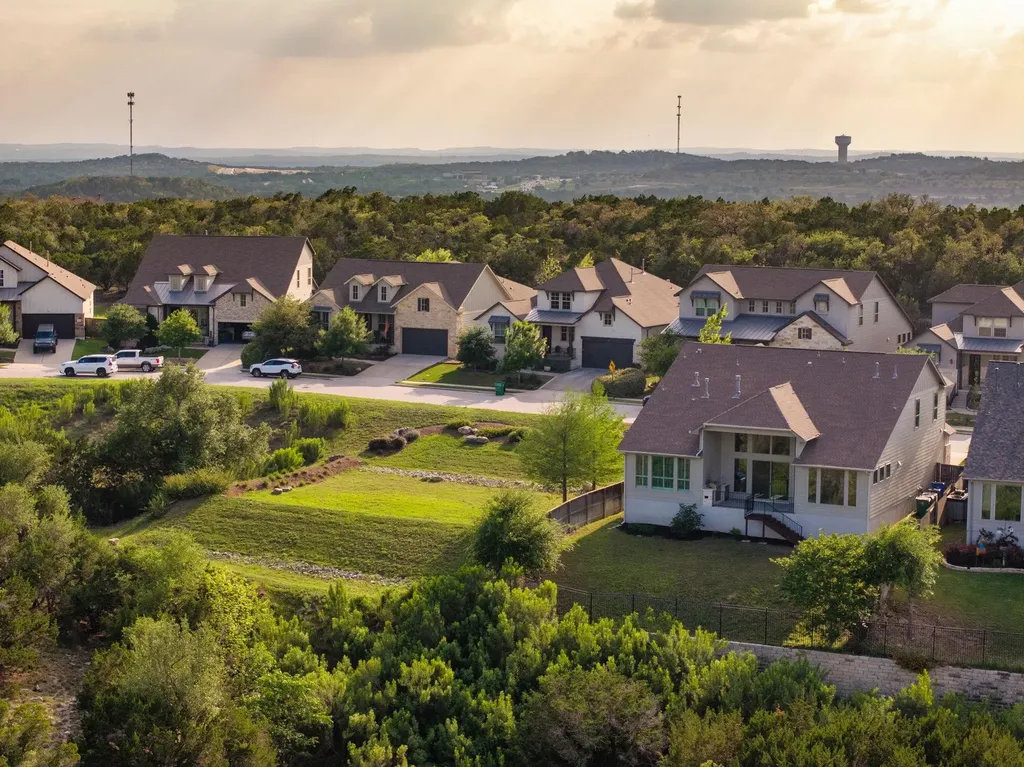595 Dayridge Drive Dripping Springs TX 78620